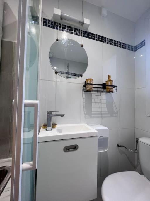 Studio A Deux Pas De Paris Lägenhet Levallois-Perret Exteriör bild
